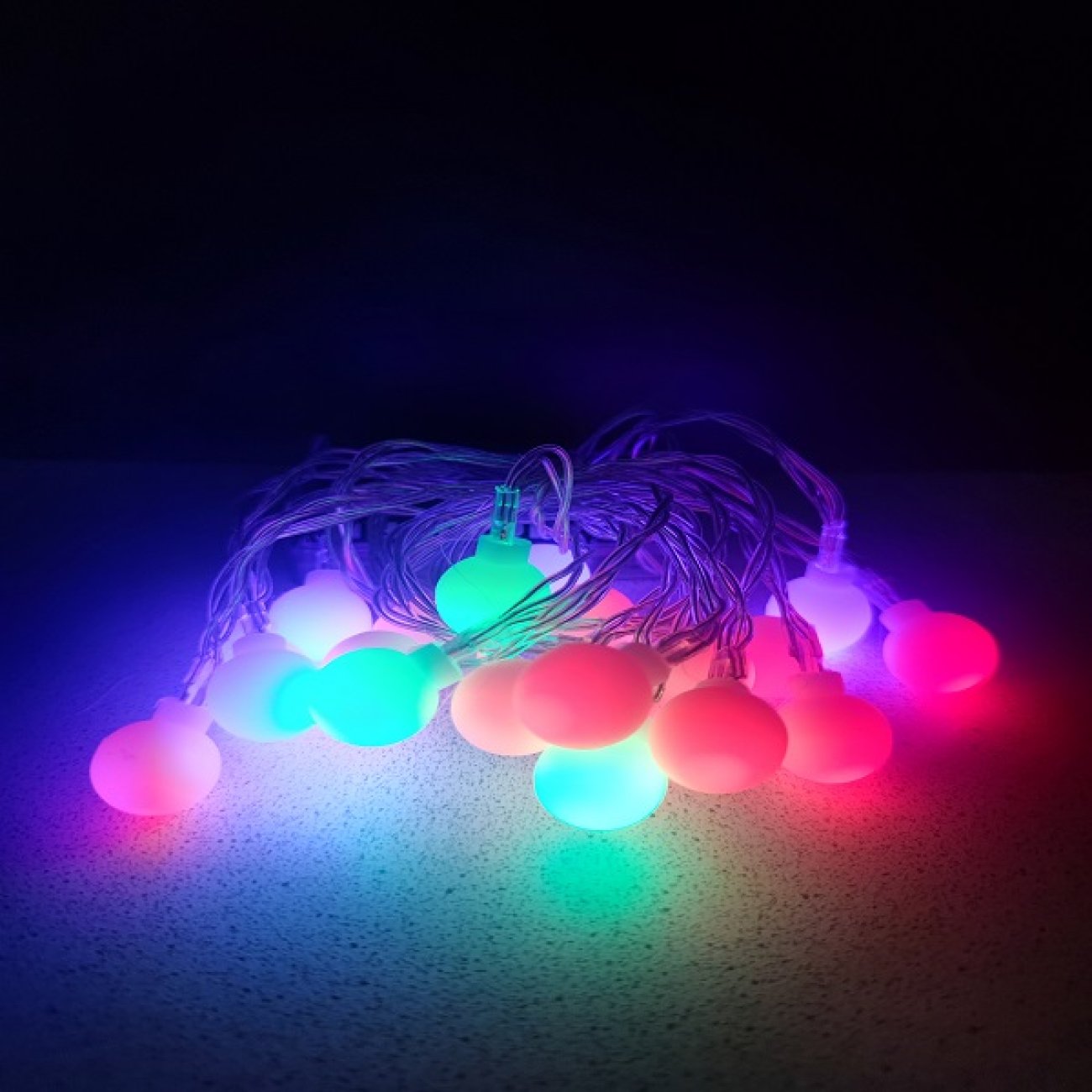 Obrázok LED vianočná reťaz - cherry guličky, 20xLED, 3x AA batérie, viacfarebná